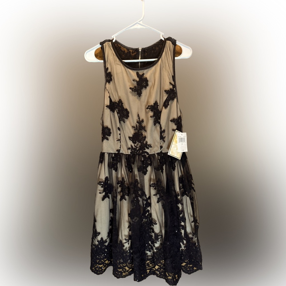 👑Formal prom cocktail party dress black and nude NWT Size 11